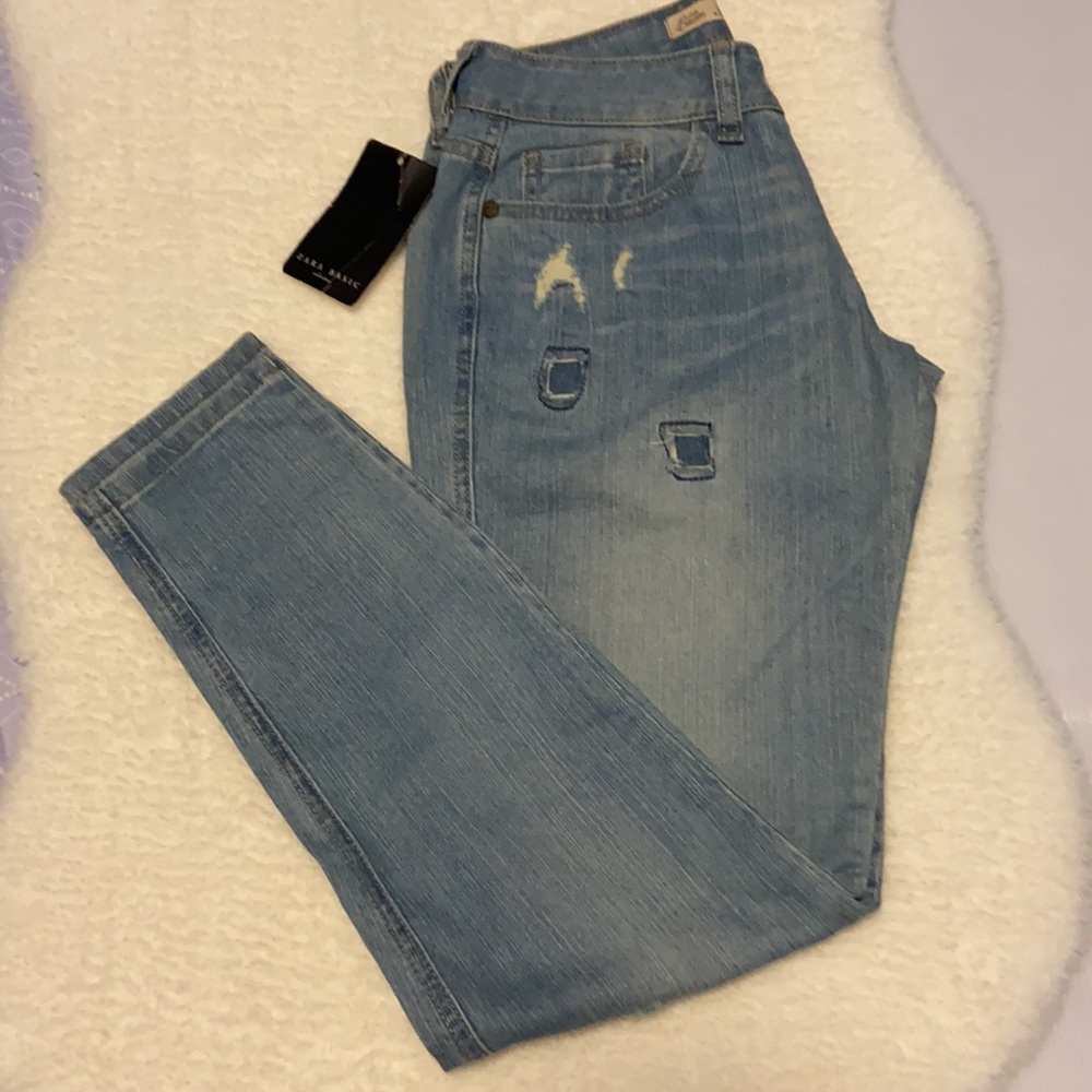 Zara Distress Slim Fit Jeans  NWT